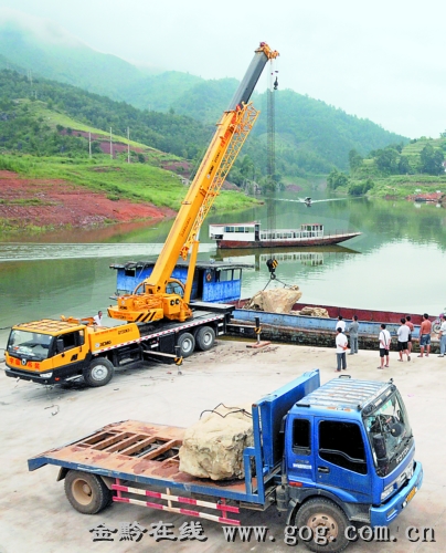 beat365|梦泪跟张大仙SOLO露娜谁更厉害呢，原来单挑这个技能才是最强的(图2)